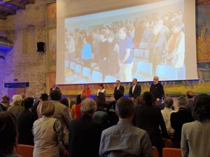 Standing ovation per il discorso di S.E. Mons. César Essayan